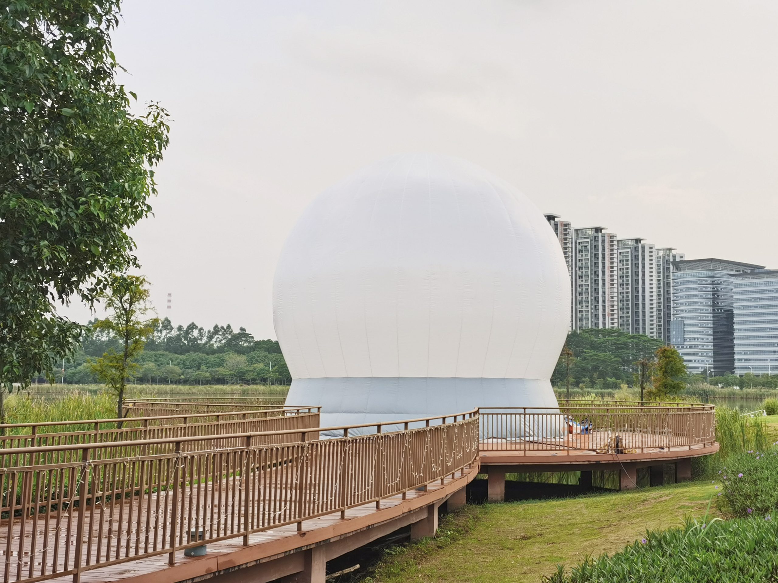 【案例】2023年国庆活动 中山市翠湖公园 10米充气户外 景观球幕