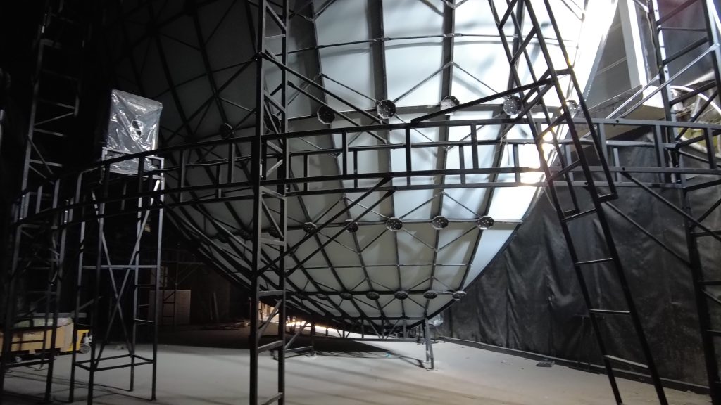 一“幕”倾城！观度飞行球幕带火新地标，甘肃松鸣岩掀起科普研学风暴￼