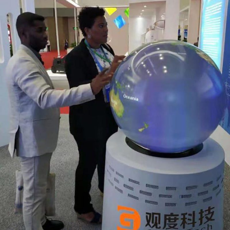 探索未来的沉浸式体验：投影球幕技术