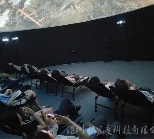 球幕电影的座椅概述