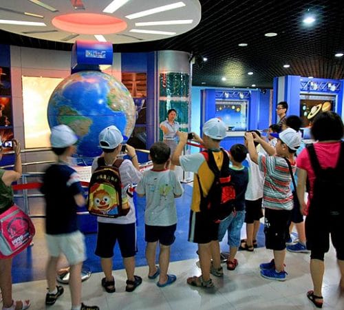 什么是科普数码球系统？它主要由哪些部分组成？